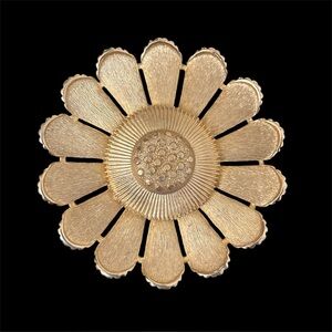 Vintage Goldtone Sarah Coventry Large Statement 3-D Patterned Flower Brooch EUC